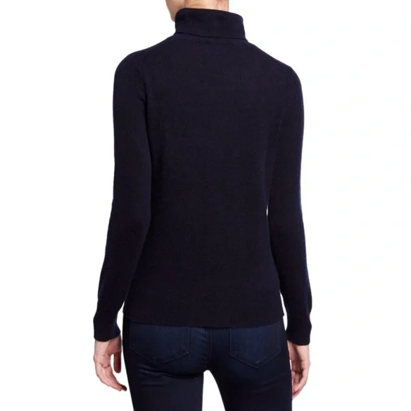 Neiman Marcus 100% Cashmere Turtleneck
Long Sleeve Sweater Large - Picture 3 of 9